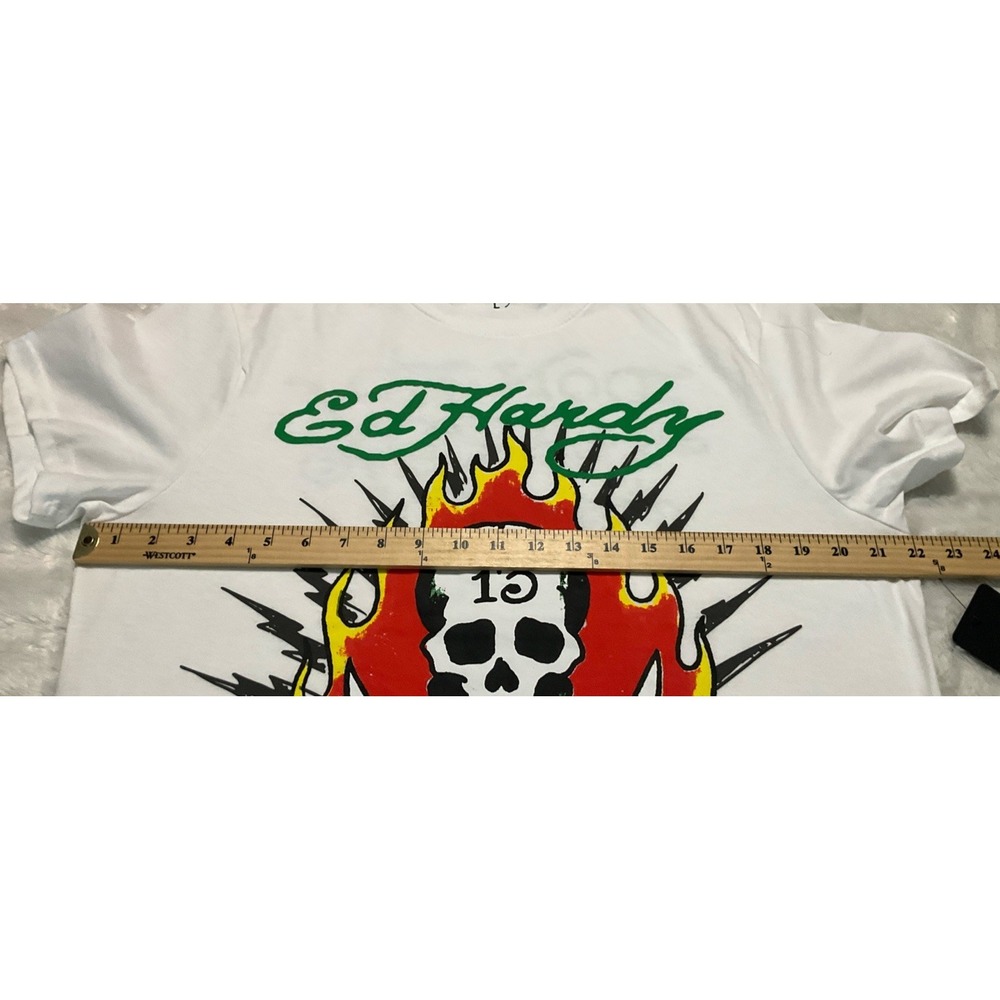 Ed Hardy Size L Free Forever Skull 13 Flames & Swords White‎ Graphic T Shirt NWT - Picture 10 of 12